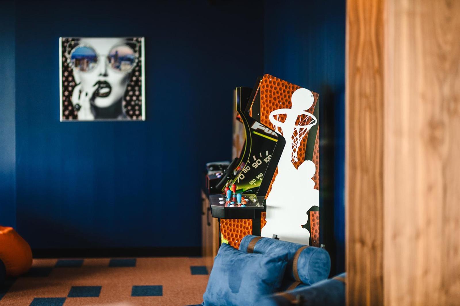 Kepler Club Riga Airport Hotel - Airside Eu Transit Area Ieki エクステリア 写真